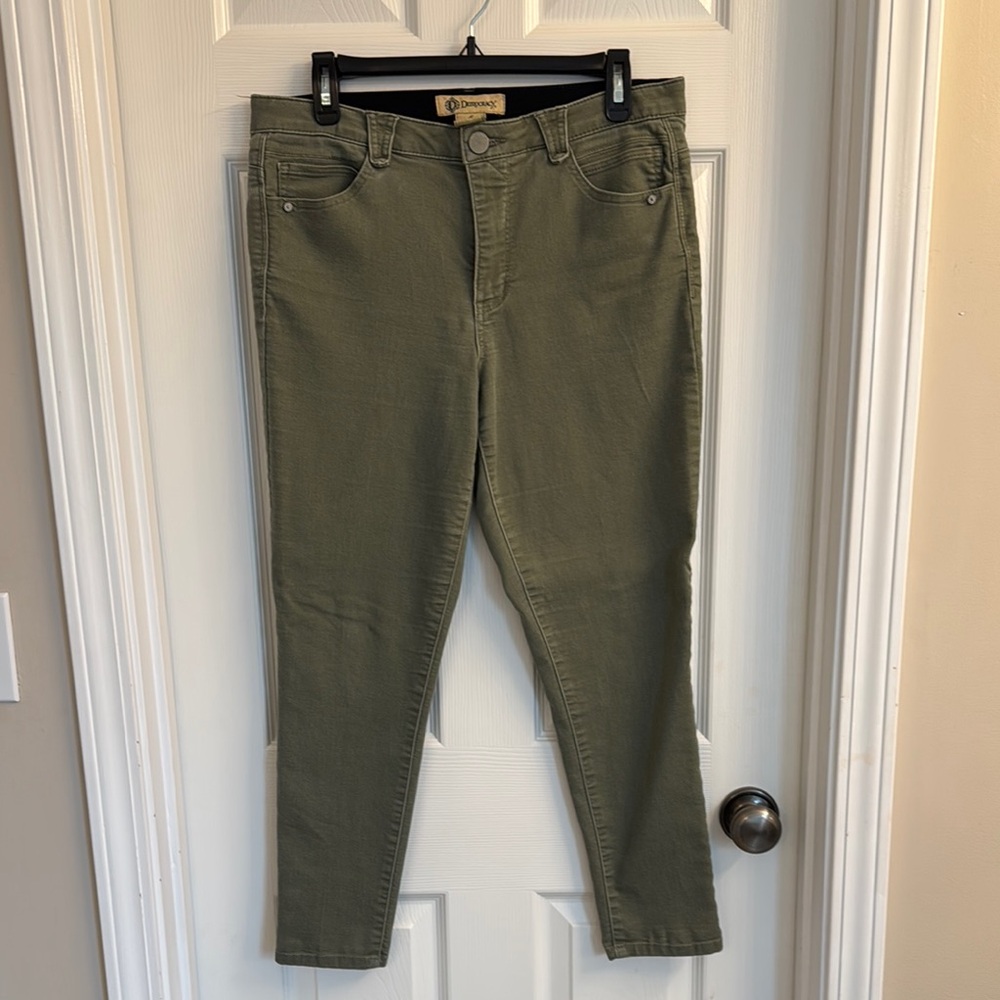 Democracy Green Skinny Jeans with Stretch Fabric